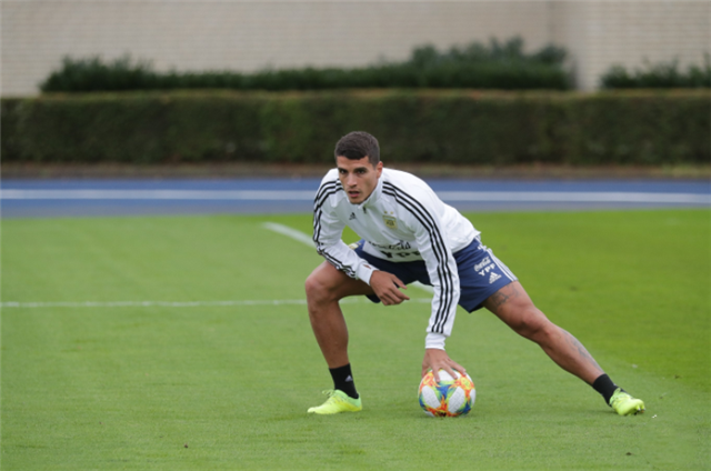 亚博体育网址-沃特福德首发